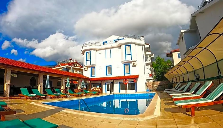 California Apart Hotel