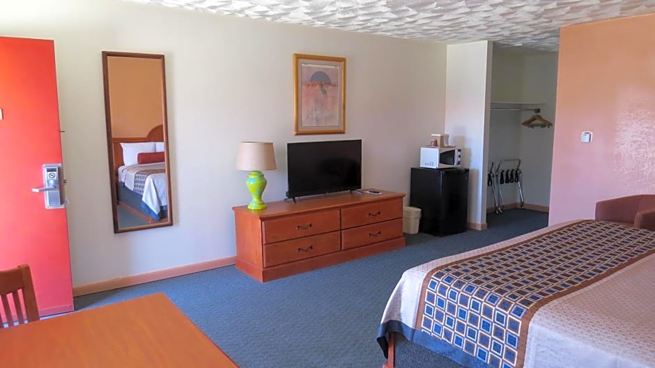 Howard Johnson by Wyndham Raton
