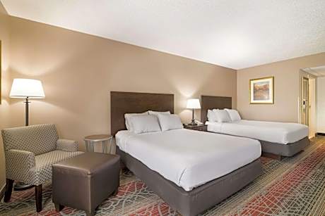 Queen Room with Two Queen Beds - Ground Floor/Pet Friendly