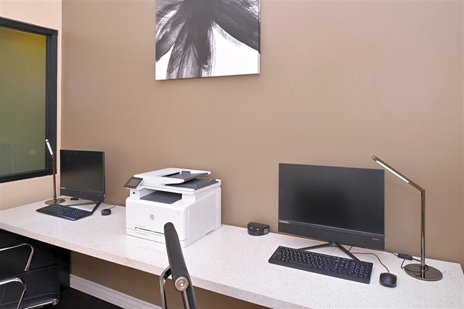 Best Western Plus LA Mid-Town Hotel