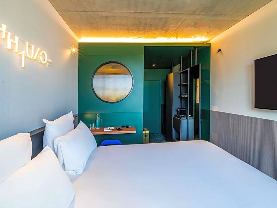 TRIBE Paris Clichy