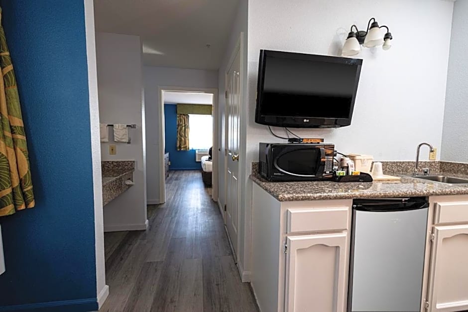 Quality Inn & Suites Tulare