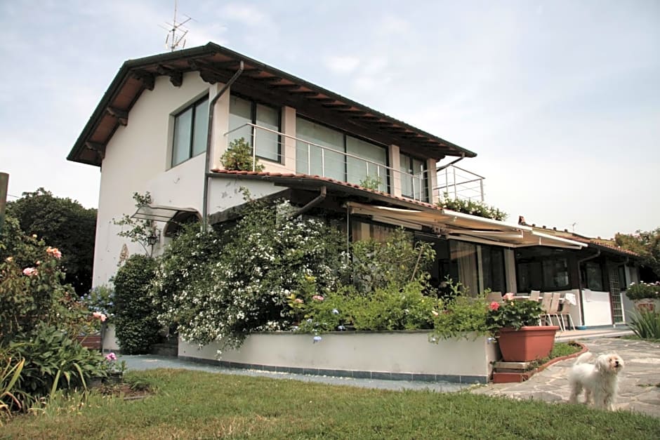 PIETRASANTA - VERSILIA - Villa Arzilla Garden con piscina