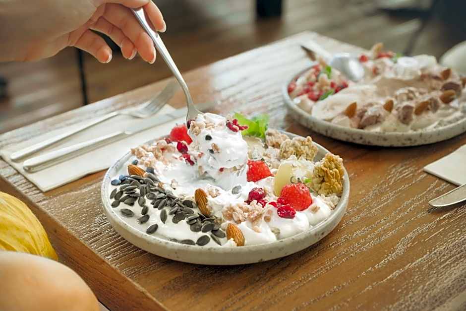 Anemi Hotel & Suites