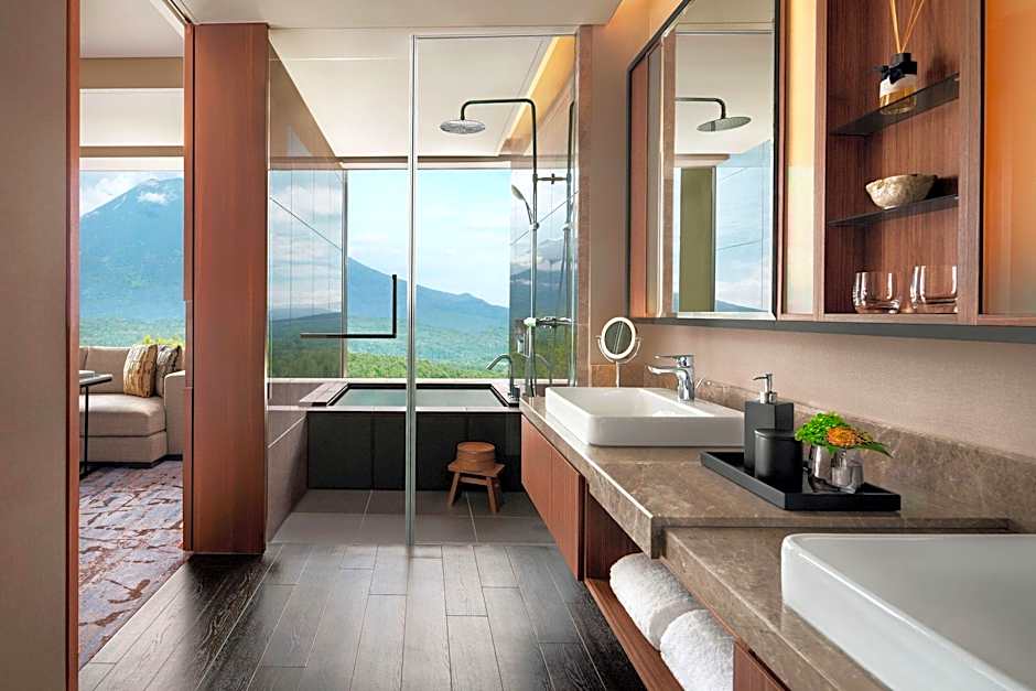 Higashiyama Niseko Village a Ritz-Carlton Reserve