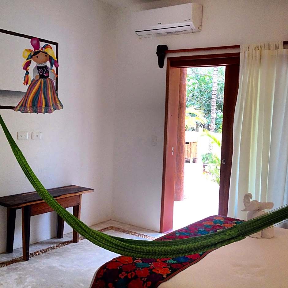Casa Iguana Holbox - Beachfront Hotel