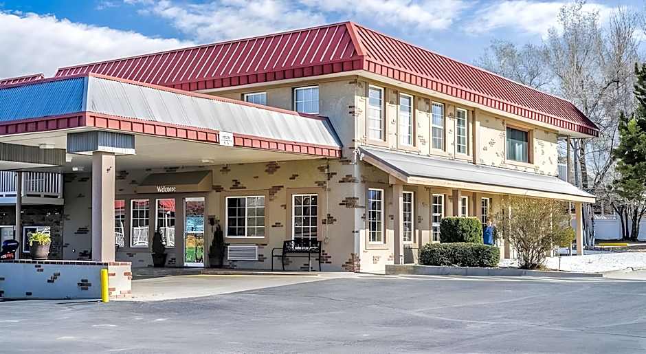 Days Inn by Wyndham Montrose