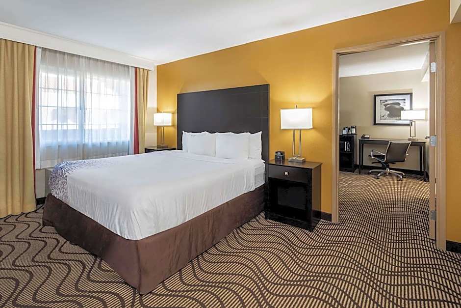 La Quinta Inn & Suites by Wyndham San Diego-Carlsbad