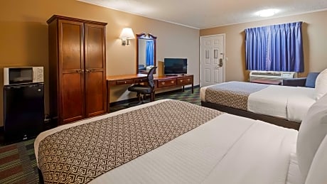 2 Queen Beds, Non-Smoking, Microwave And Refrigerator, High Speed Internet Access, Full Breakfast