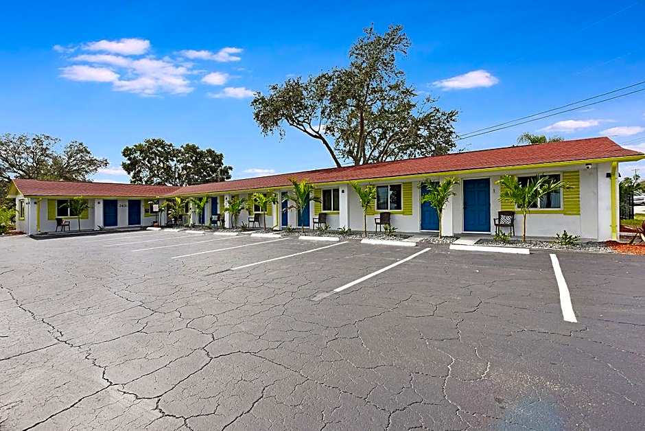 Palm Cove Motel