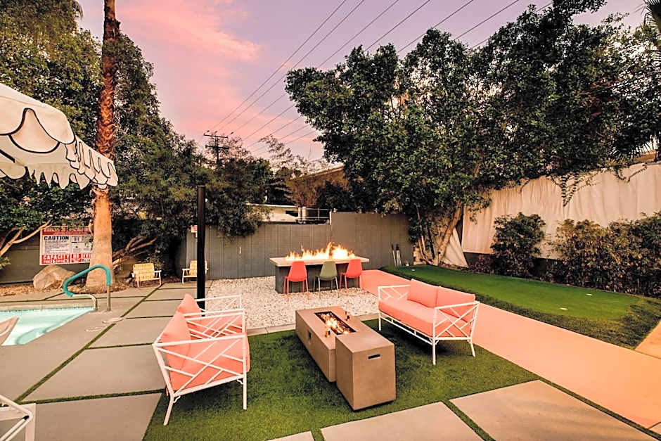 The Wesley by AvantStay Mid-Century Modern Oasis with Pool