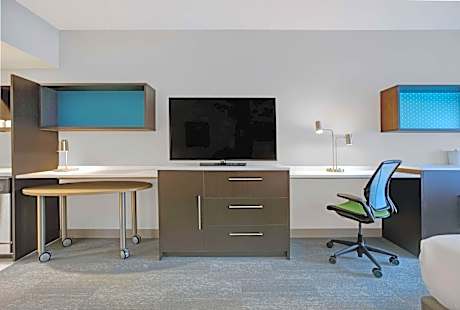 Queen Studio with Two Queen Beds - Non-Smoking