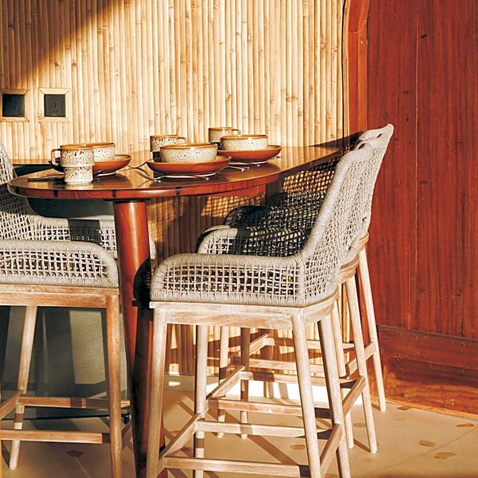 Kini Resort - Oceanfront Bamboo Eco Lodges