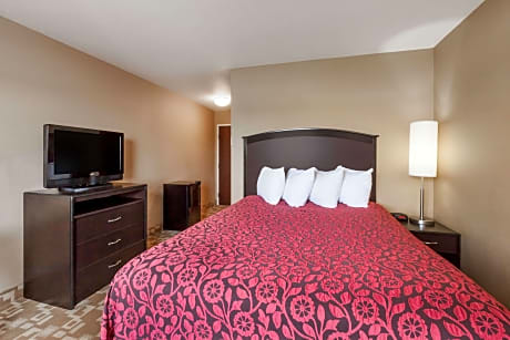 1 Queen Bed Mobility Accessible Room Smoking