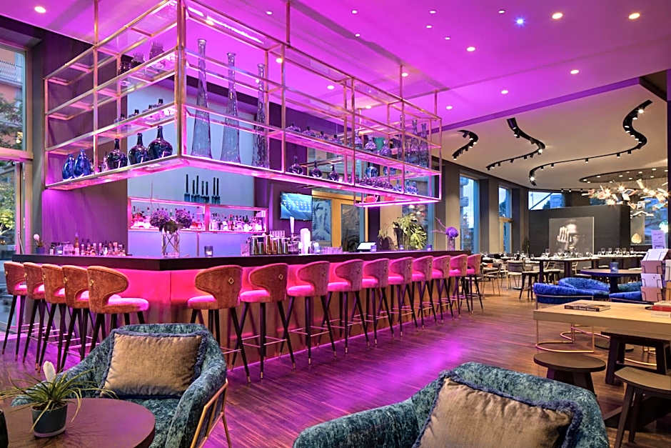 Renaissance by Marriott Zurich Tower Hotel
