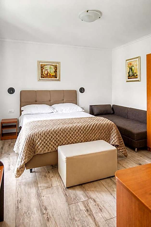 Hotel Vila Tina