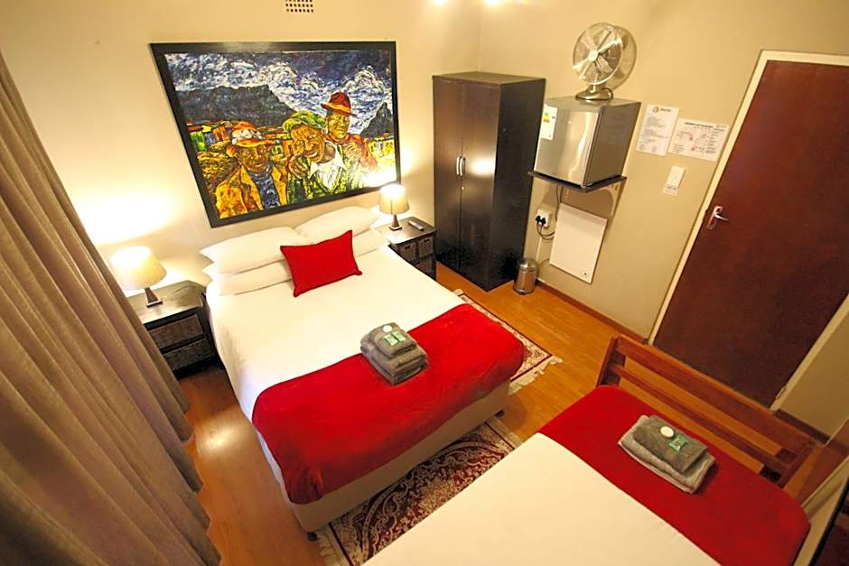 Saltycrax Backpackers