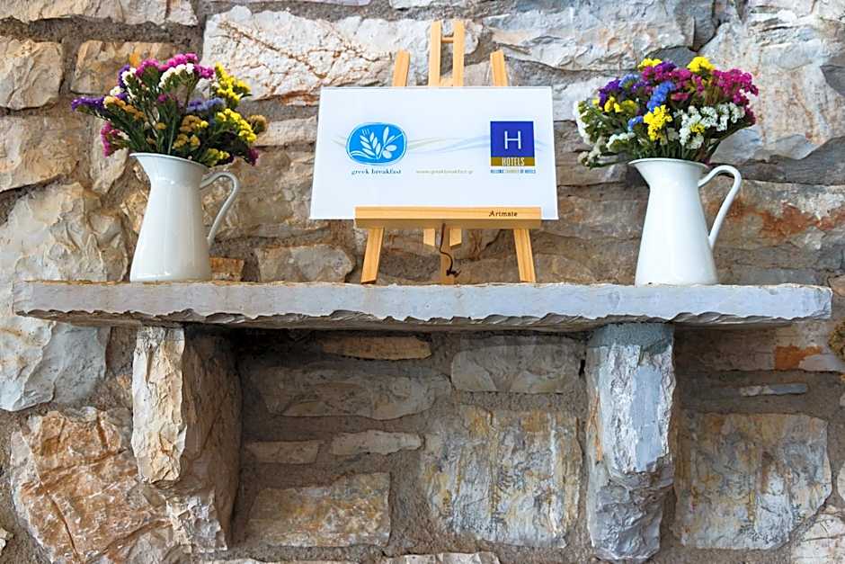 Grekis Beach Hotel and Apartments