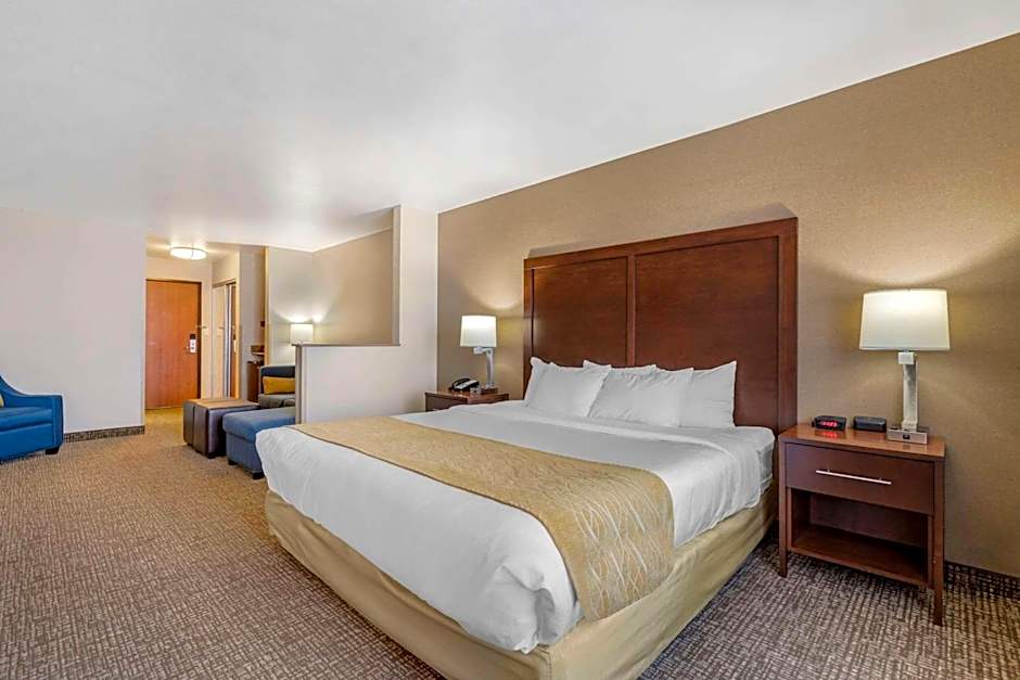 Comfort Inn & Suites Mitchell I-90