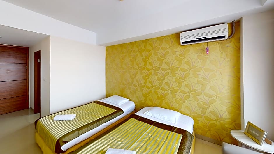 Beverly Dago Apartment