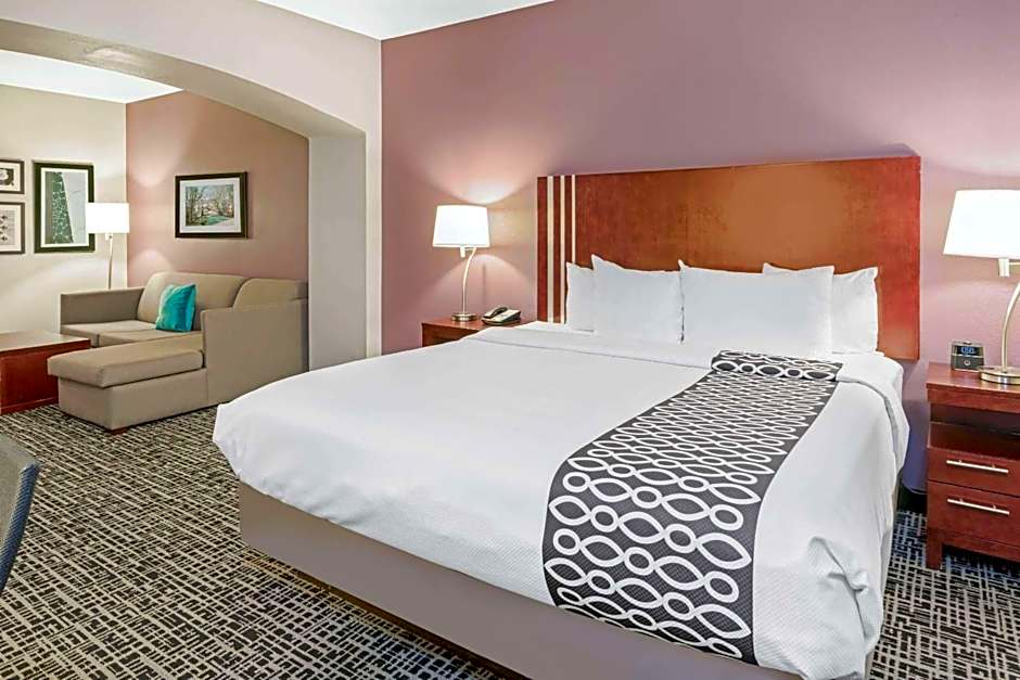 La Quinta Inn & Suites by Wyndham Oklahoma City Yukon