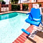 Days Inn & Suites by Wyndham Dallas
