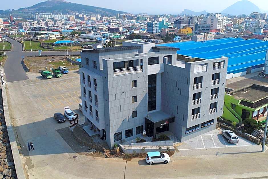HOTEL52