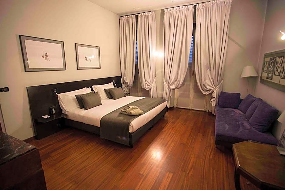 Photo 1 of 6 of Junior Suite
