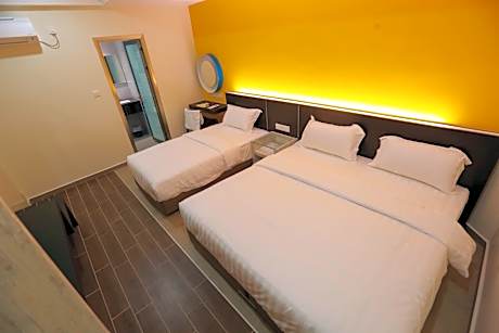 Deluxe Family Room