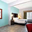 La Quinta Inn & Suites by Wyndham Omaha Airport Downtown