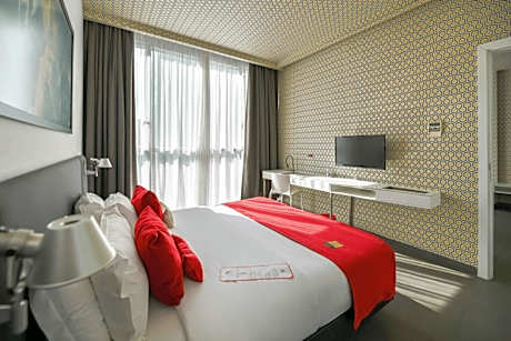 Premium One-Bedroom Suite
