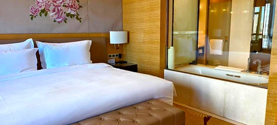 Photo 1 of 7 of Premium 1 King Bed