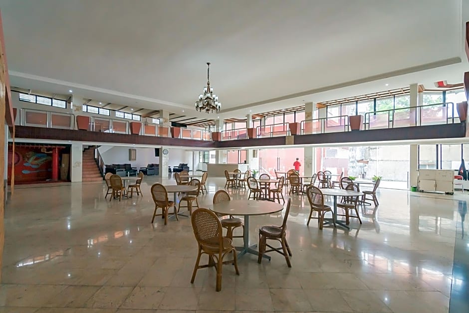 RedDoorz near Sukabumi Station 2