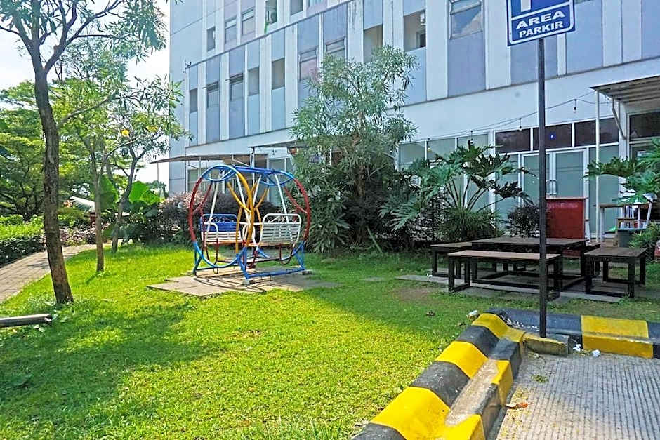 OYO 90241 Gunung Putri Square Apartment