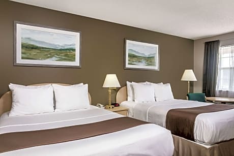 2 Queen Beds Smoking