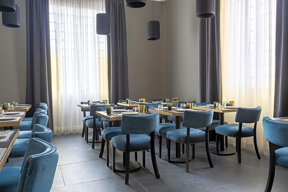 Flom Boutique Hotel