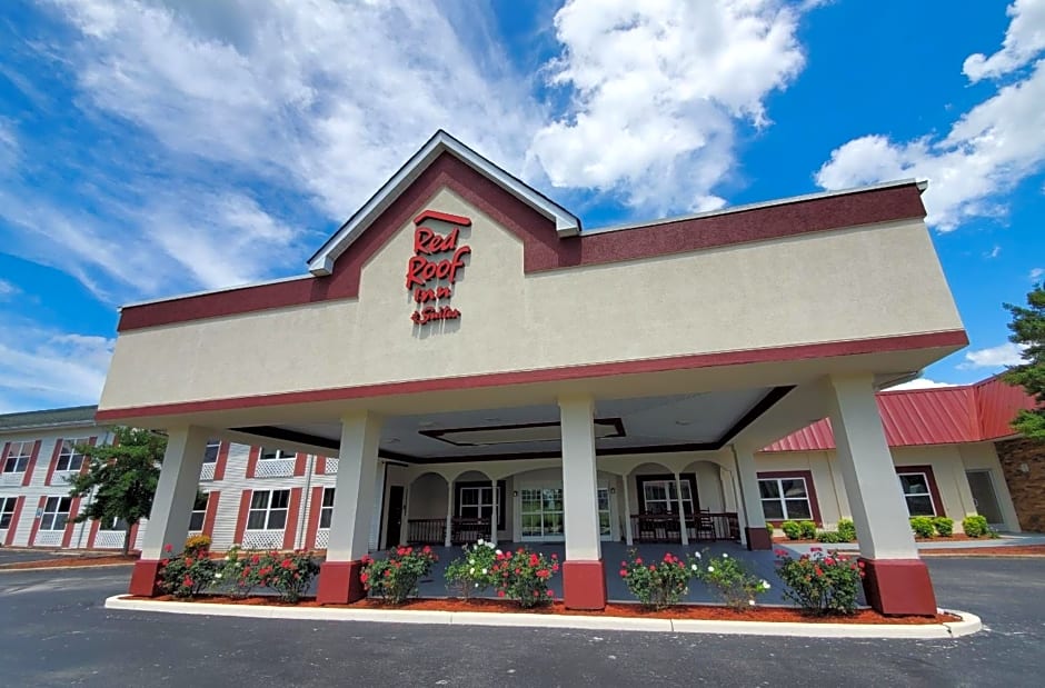 Red Roof Inn & Suites Manchester, TN