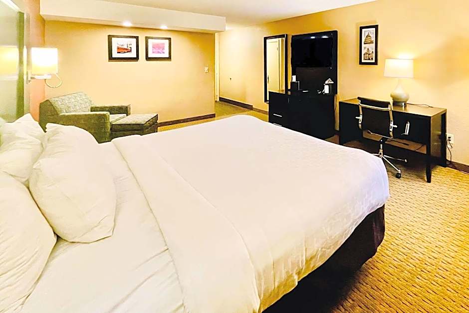 Clarion Inn & Suites Evansville