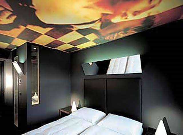 Kult Hotel