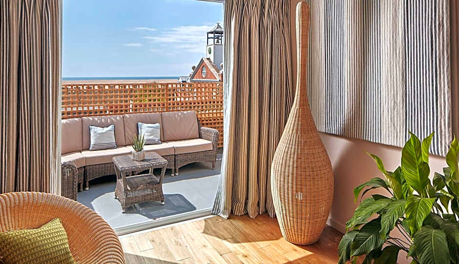 Moonfleet Manor - A Luxury Family Hotel