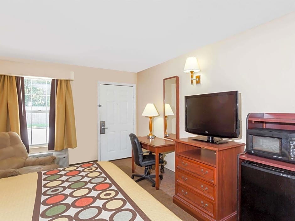 Super 8 by Wyndham Statesboro