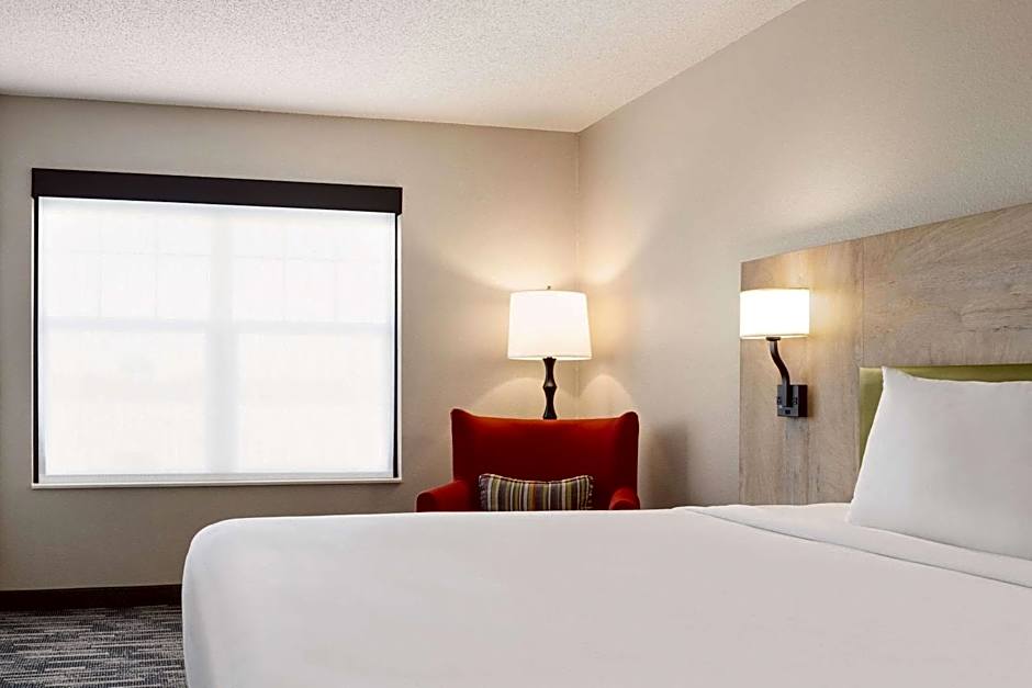 Country Inn & Suites by Radisson, St. Cloud East, MN