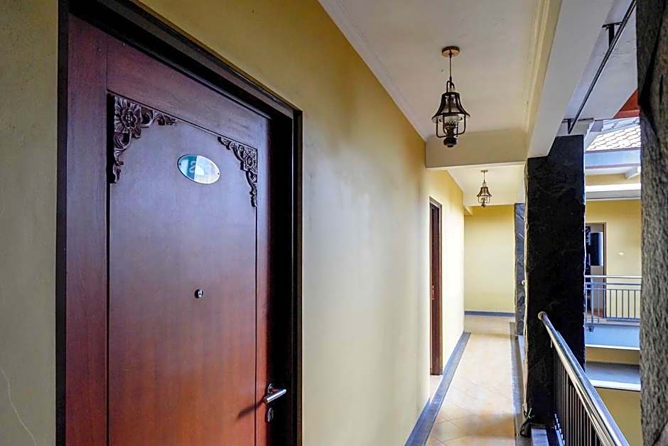 RedDoorz Plus near Amplaz Yogyakarta