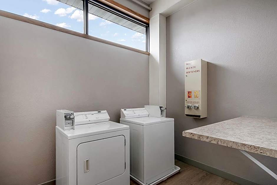 AmericInn by Wyndham St. Peter