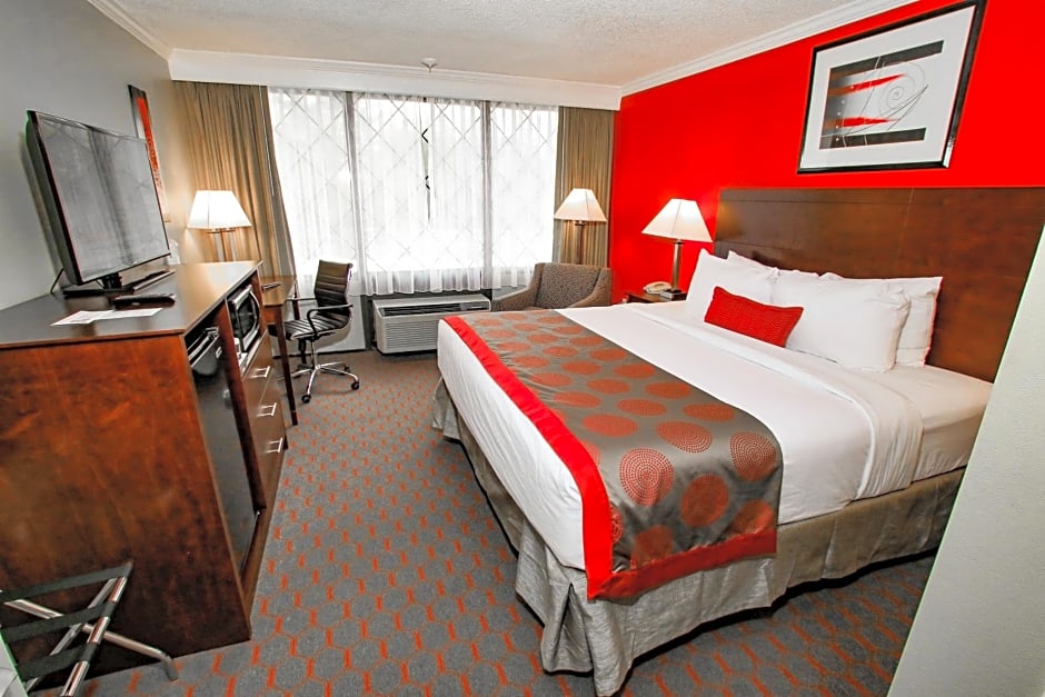 Ramada Hotel & Conference Center by Wyndham Lewiston