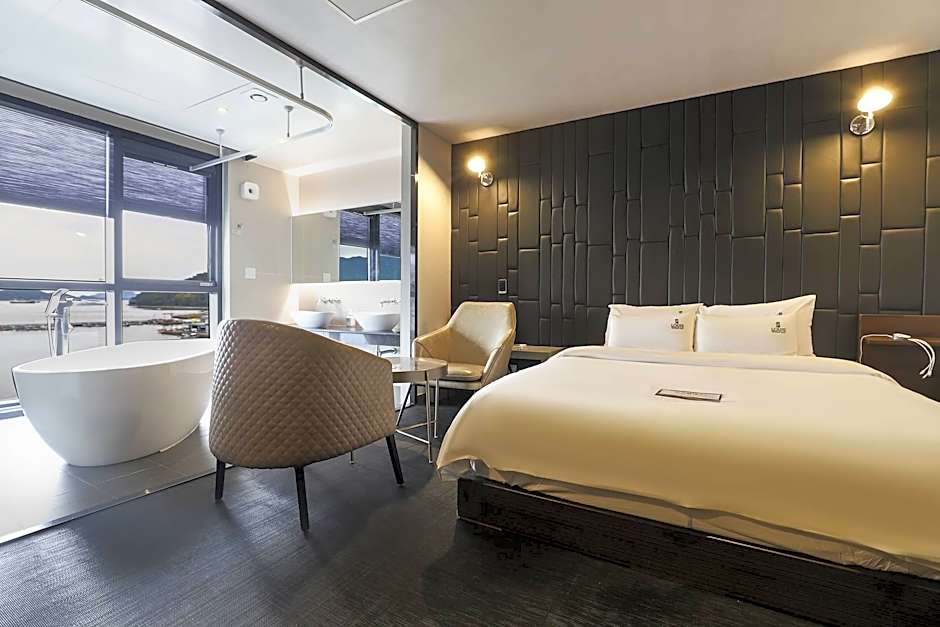 Louis Boutique Hotel