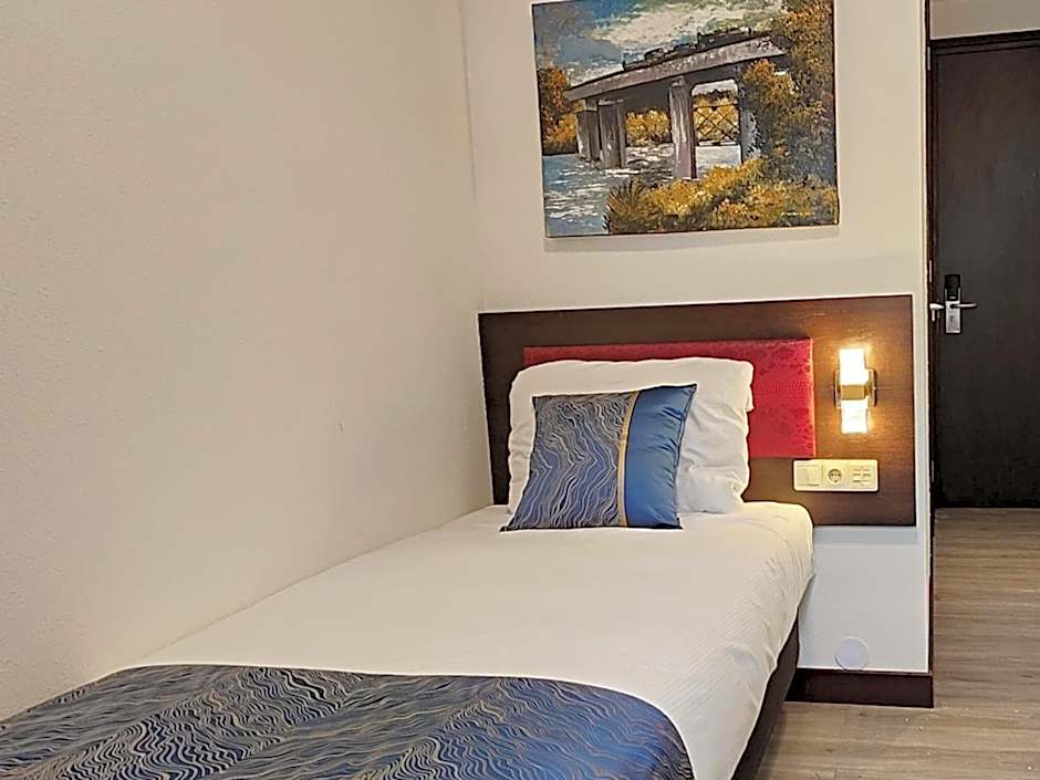 CN-Hotel
