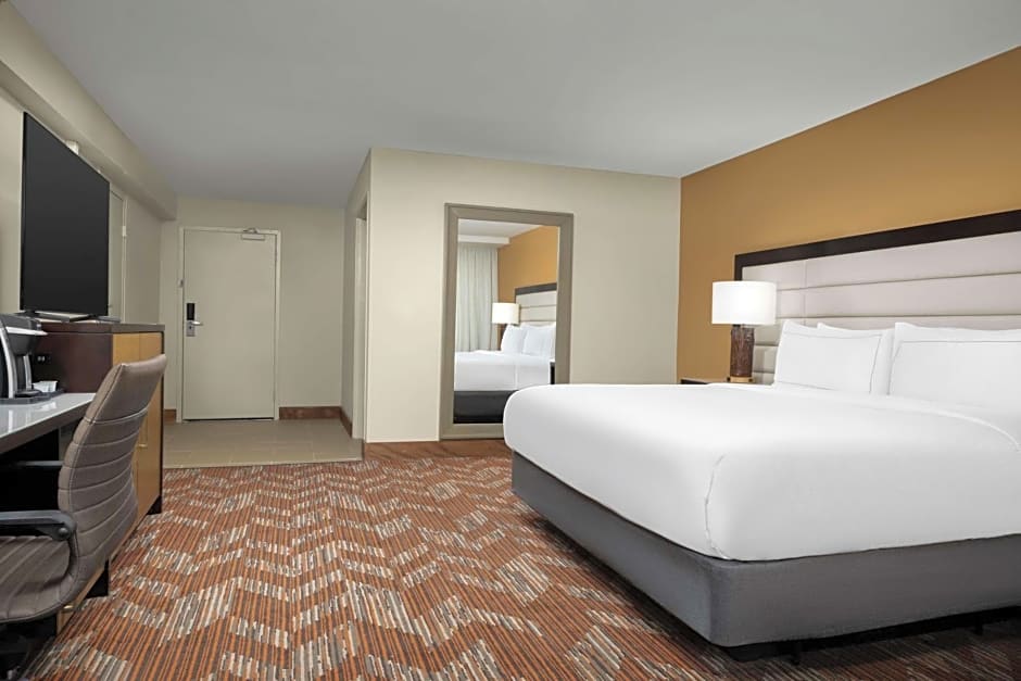 DoubleTree by Hilton Greensboro Airport