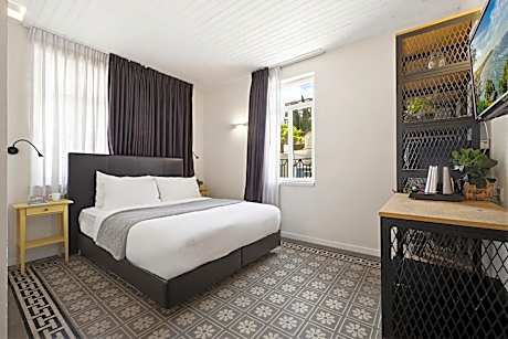 City Port Premium Double/ Twin Room with Mountain View | Haifa