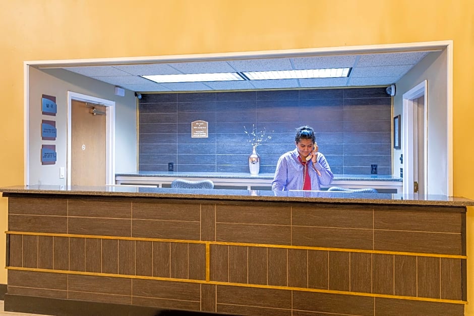 Grandstay Hotel & Suites